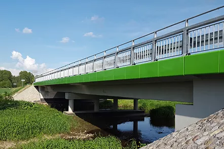 Most nad rzeką Węgierka